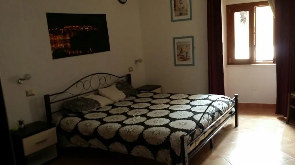 Ada'S Guest House Bosa 0*,