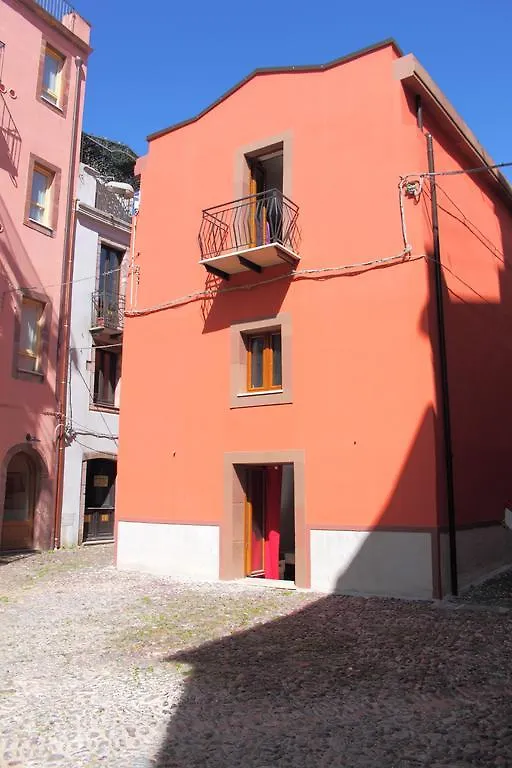 Ada'S Guest House Bosa Italy