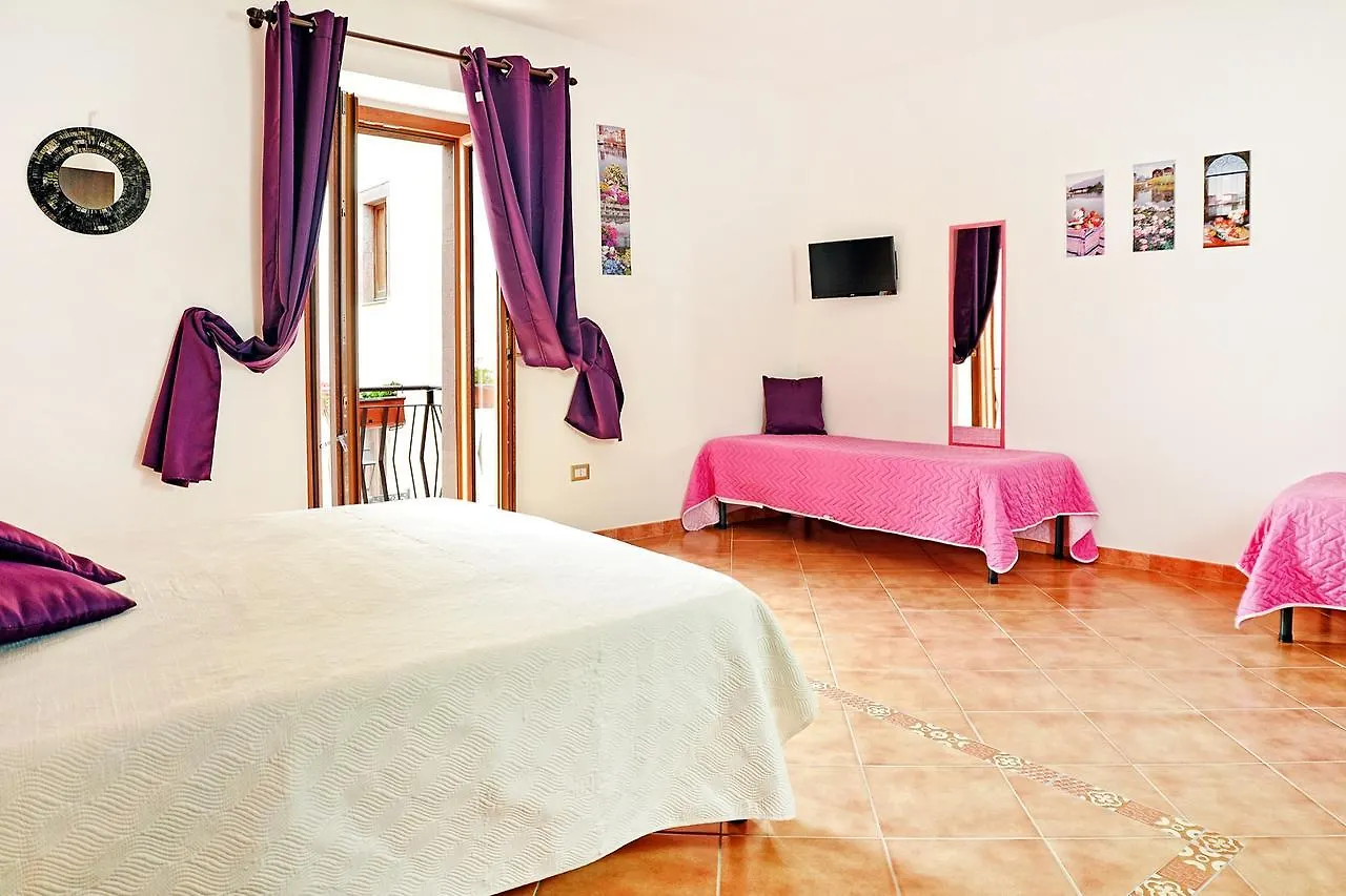 Ada'S Guest House Bosa